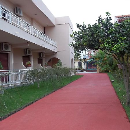 Toula'S Apartments ซีดารี ภายนอก รูปภาพ