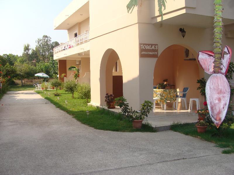 Toula'S Apartments ซีดารี ภายนอก รูปภาพ