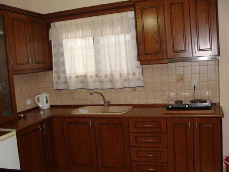 Toula'S Apartments ซีดารี ภายนอก รูปภาพ