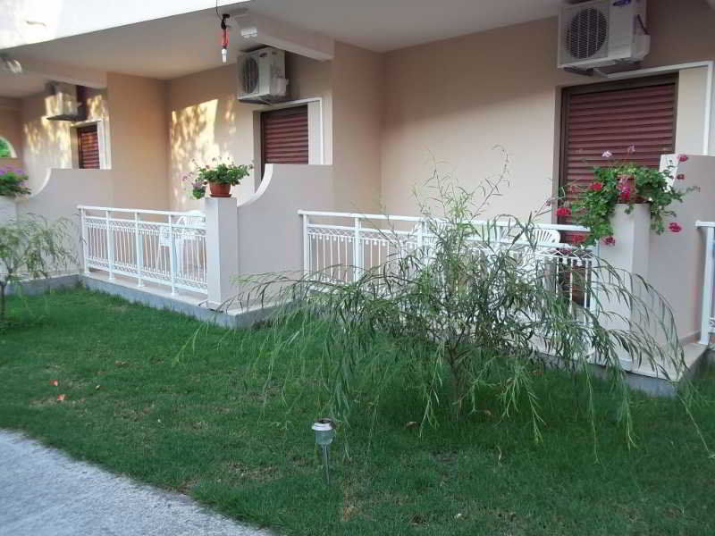 Toula'S Apartments ซีดารี ภายนอก รูปภาพ